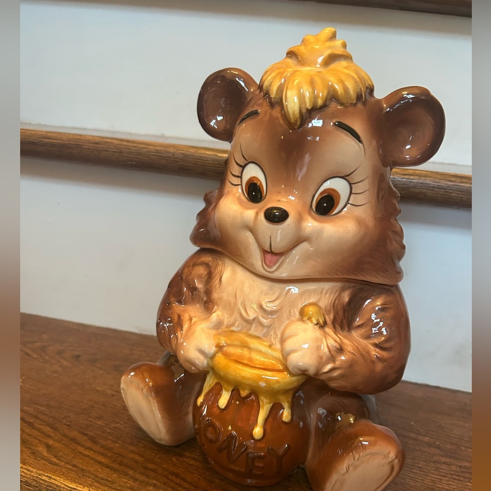 Very rare lefton brown bear with honey pot cookie jar.